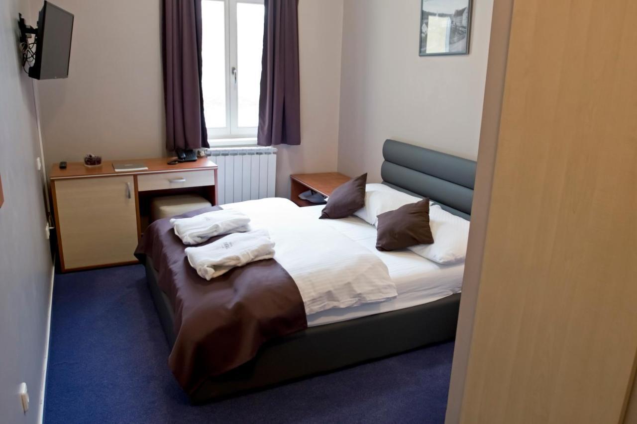 Hotel Pakrac Екстериор снимка