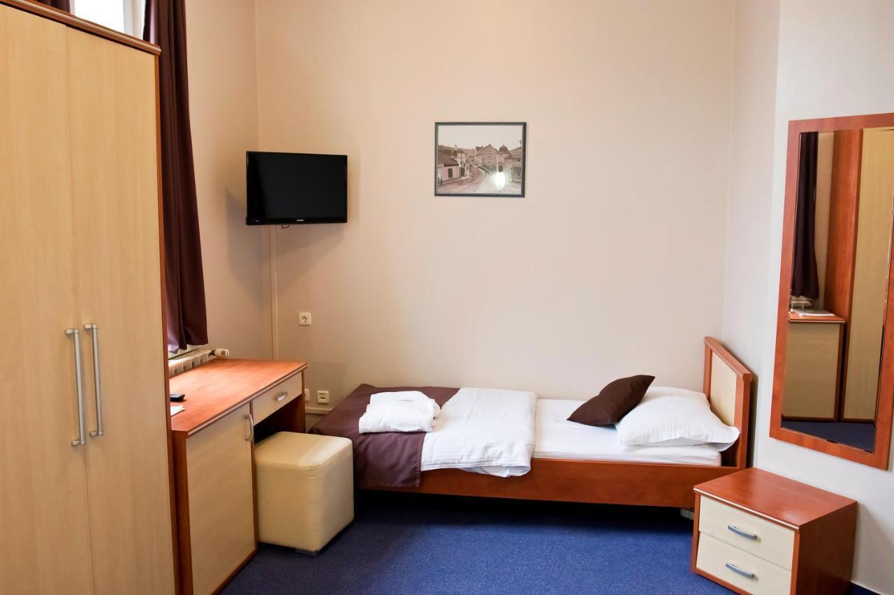Hotel Pakrac Екстериор снимка